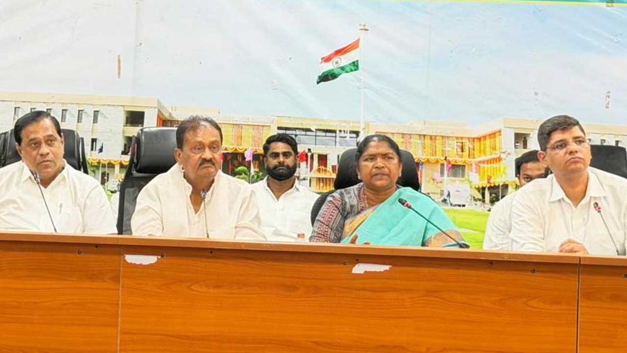 Minister Seethakka |