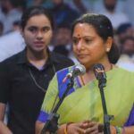 Kavitha Criticizes KCR