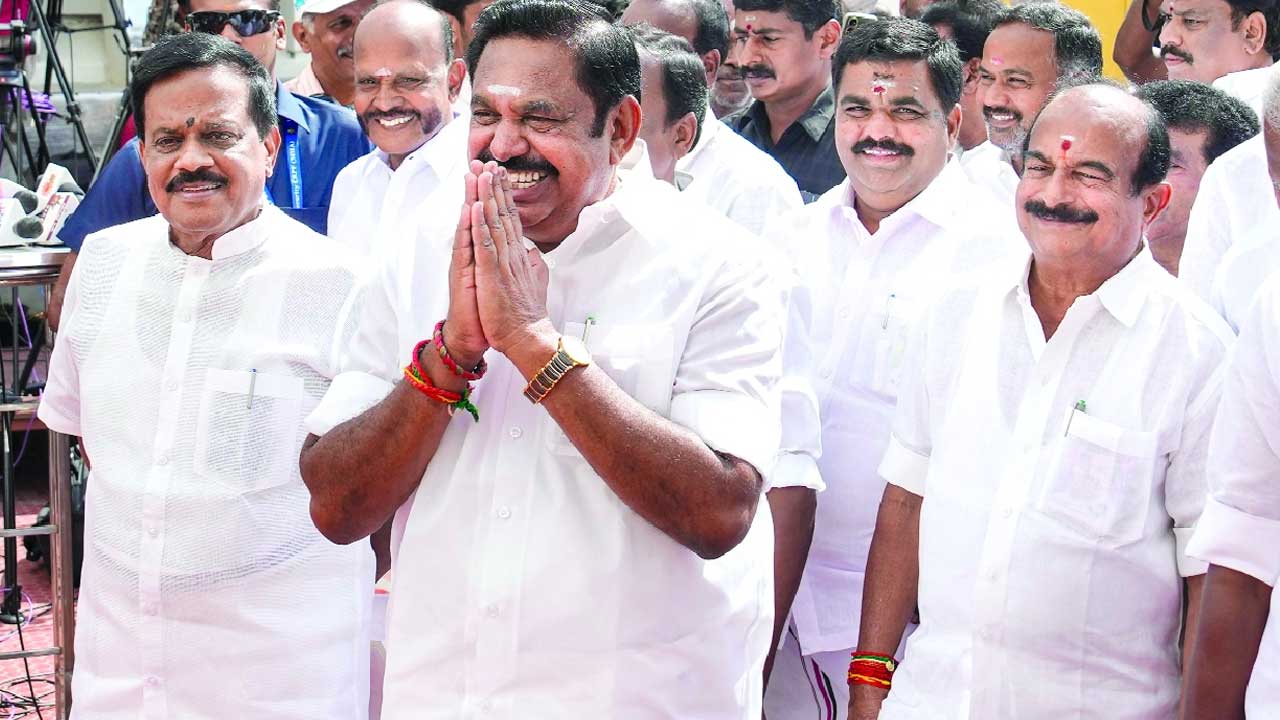 AIADMK Split