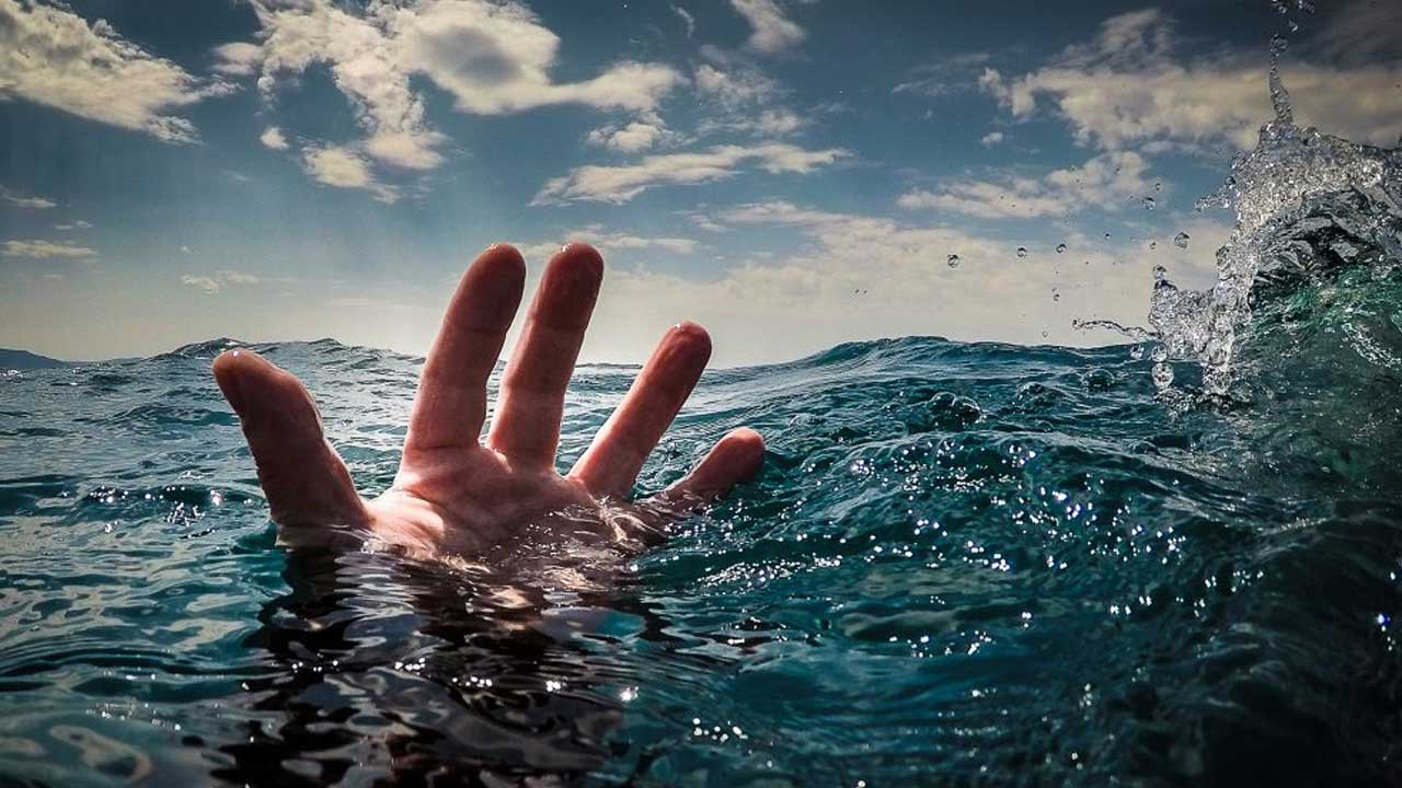 Hyderabad Youth Dies