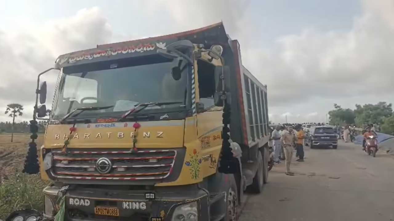 Kakinada Tipper Accident