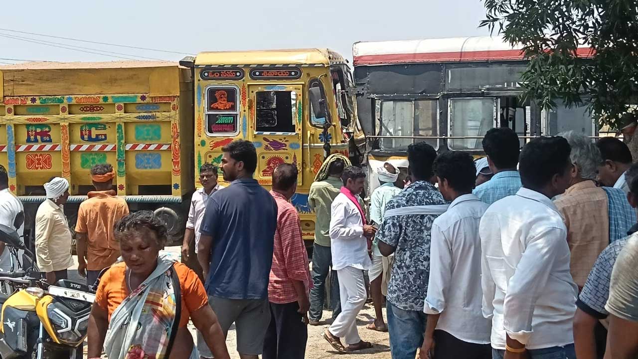 Sand Tipper Accident |