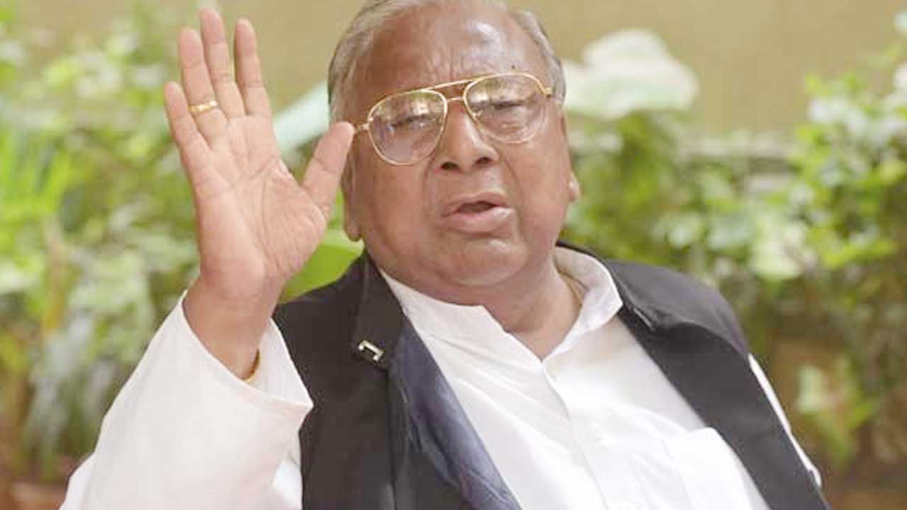 VH Criticizes Congress Ministers