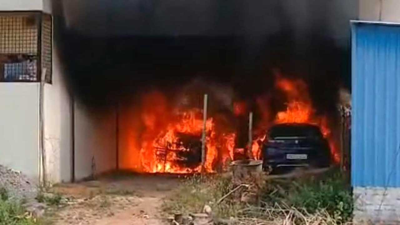 Car Tanker Blast |