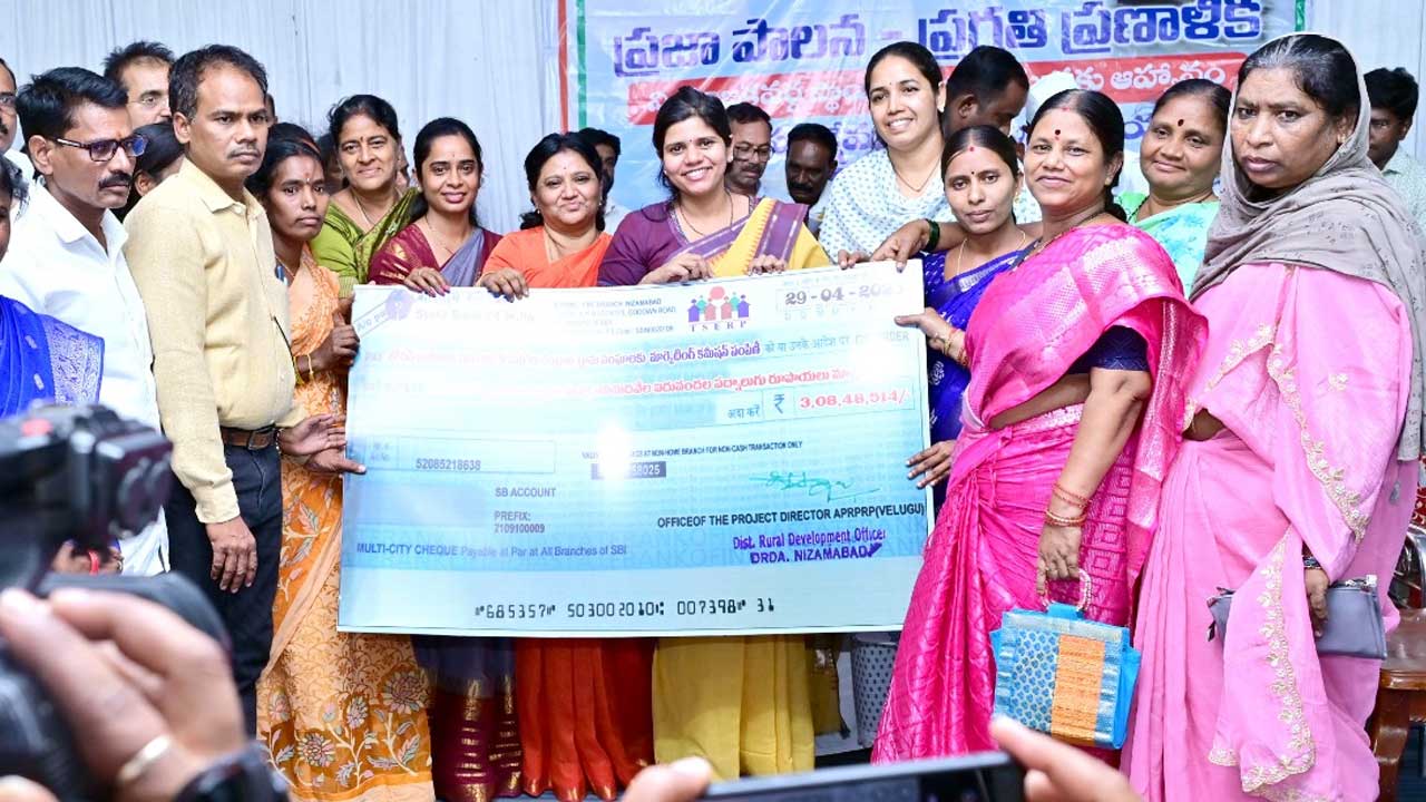 Collector ila tripathi |