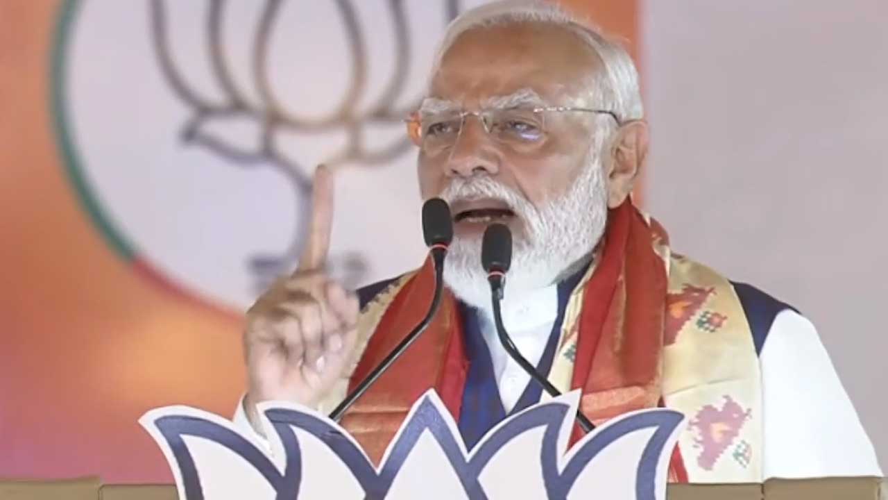 Modi Targets Congress