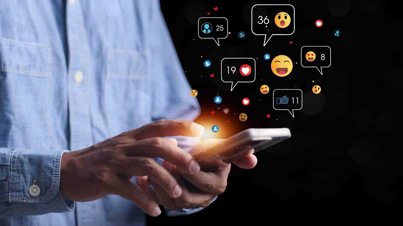 Fake status in Social Media |