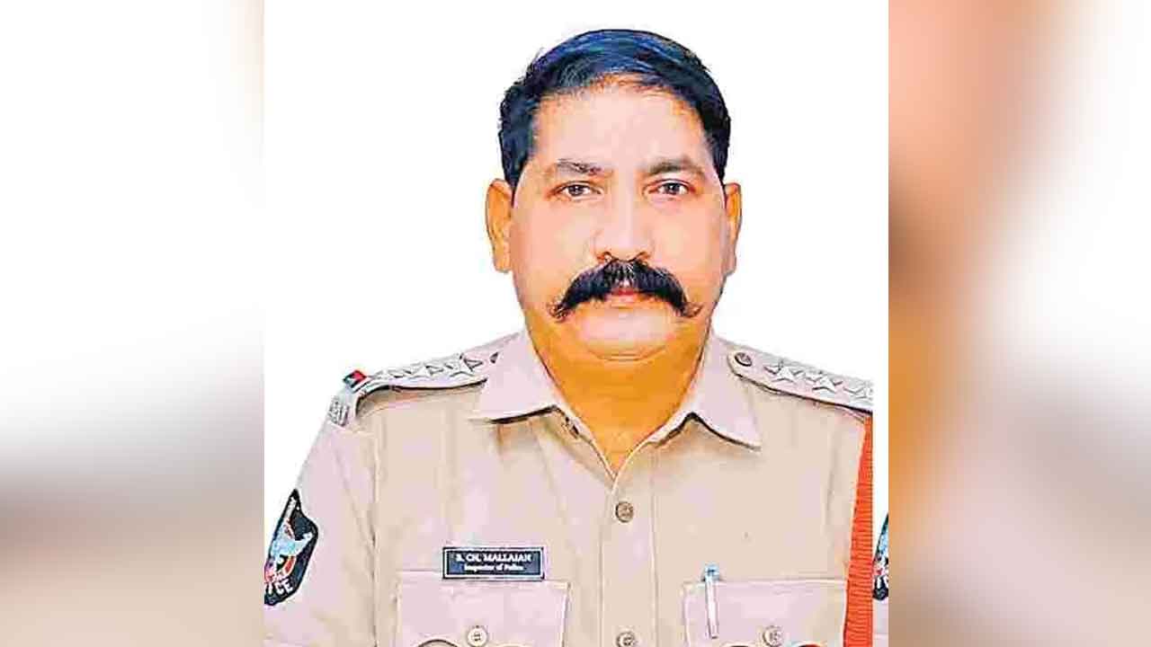 Former CI Surrenders
