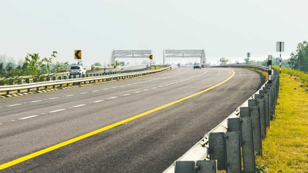 Telangana National Highway | ఆర్మూర్​–కరీంనగర్​ రోడ్డుకు మహర్దశ : విస్తరణకు కేంద్ర కేబినెట్ ఆమోదం