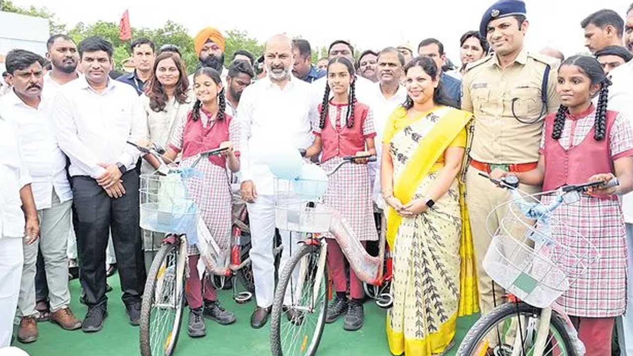 Bandi Sanjay Students