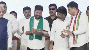 Future City Project | ఫ్యూచర్ సిటీని రద్దు చేస్తే బండకేసి కొడతారు : సీఎం రేవంత్ 2 cm revanth 4