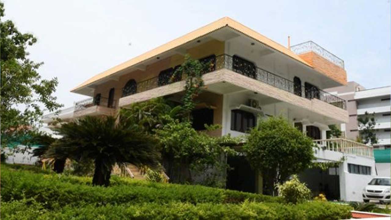 houses