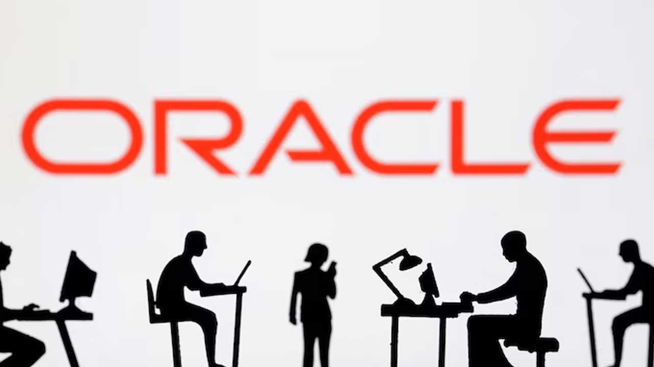 Oracle layoffs AI | ఏఐ వైపు ఒరాకిల్ అడుగులు.. ఏడాదిలో 21 వేల మంది ఉద్యోగులపై వేటు 2 orasil.1