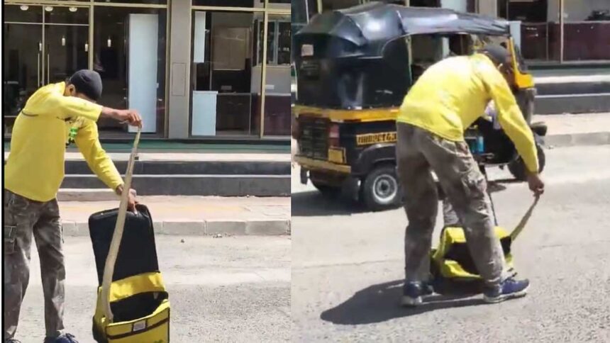 Blinkit Snake Delivery