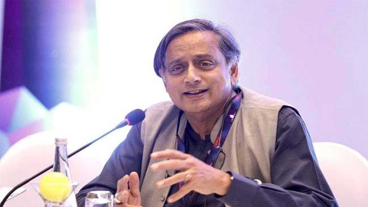Shashi Tharoor Praises Modi