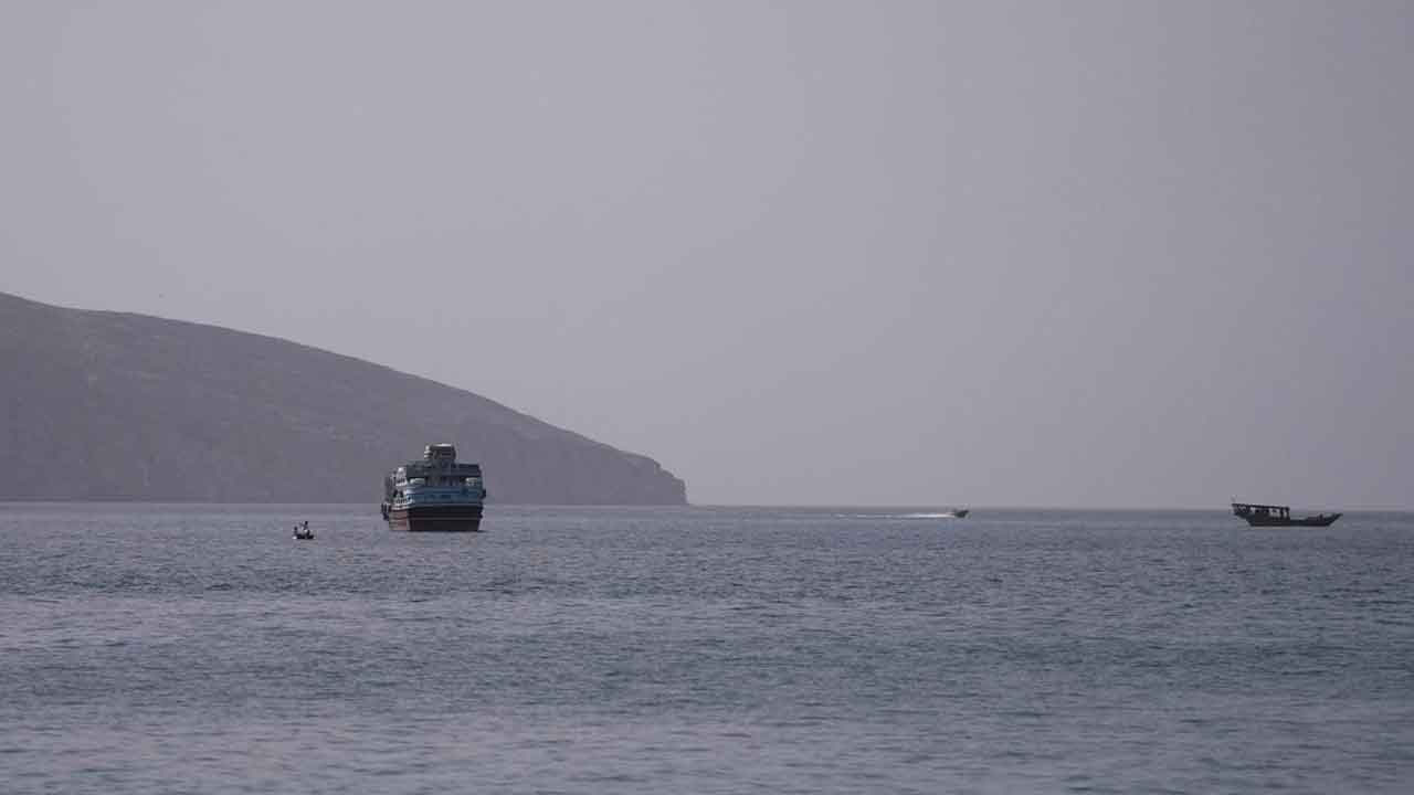 Hormuz Strait Tankers