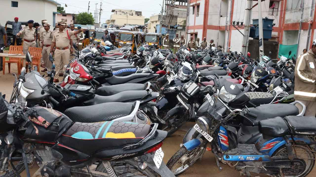 Kamareddy Police | నేరాల నియంత్రణలో ప్రజలే మా బలం: ఎస్పీ 2 Kamareddy Police