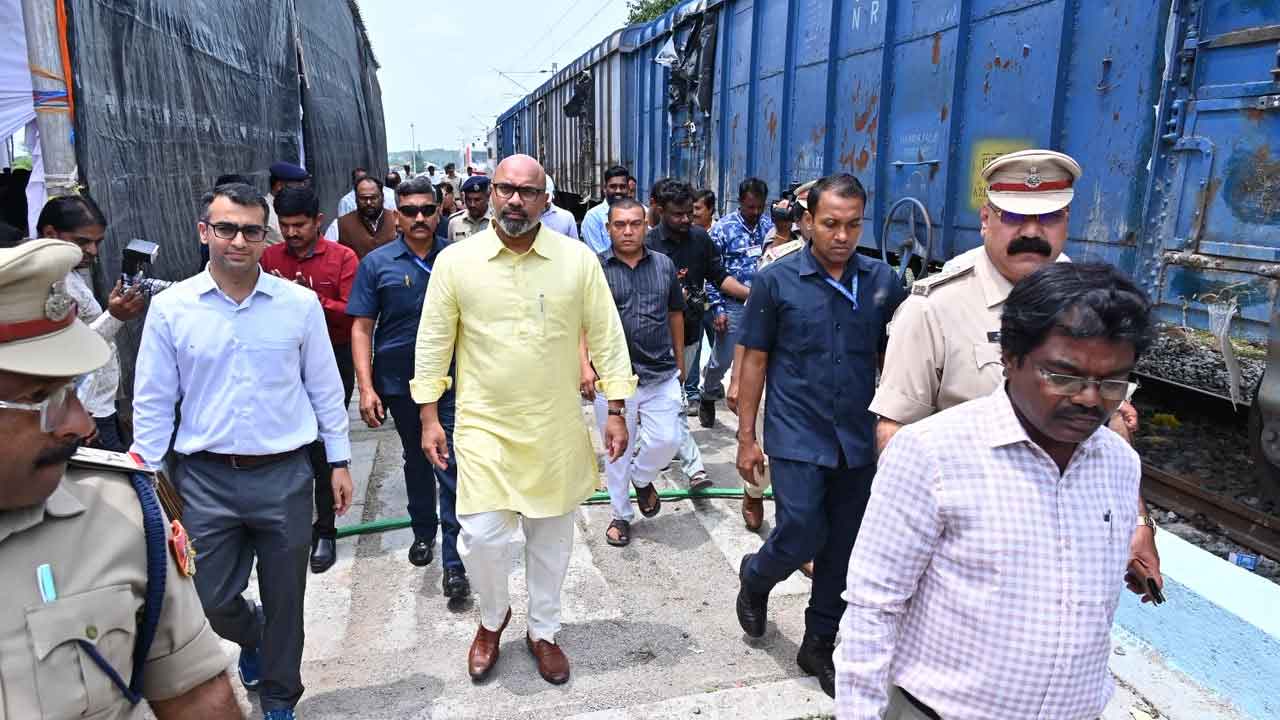 Arvind SIR Campaign | ‘సర్’లో ప్రతిఒక్కరూ పాల్గొనాలి.. రోహింగ్యాలను తరమికొట్టాలి..: ఎంపీ అర్వింద్ 2 Arvind SIR Campaign