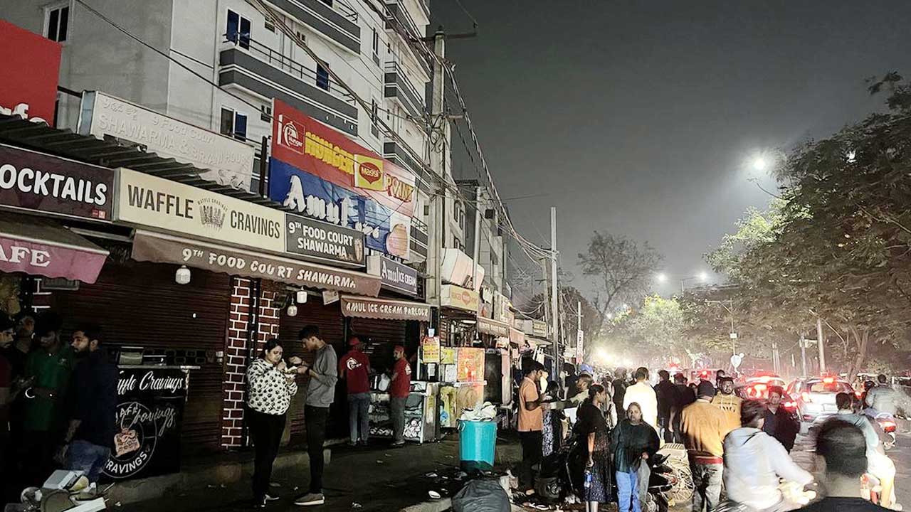DLF Food Street