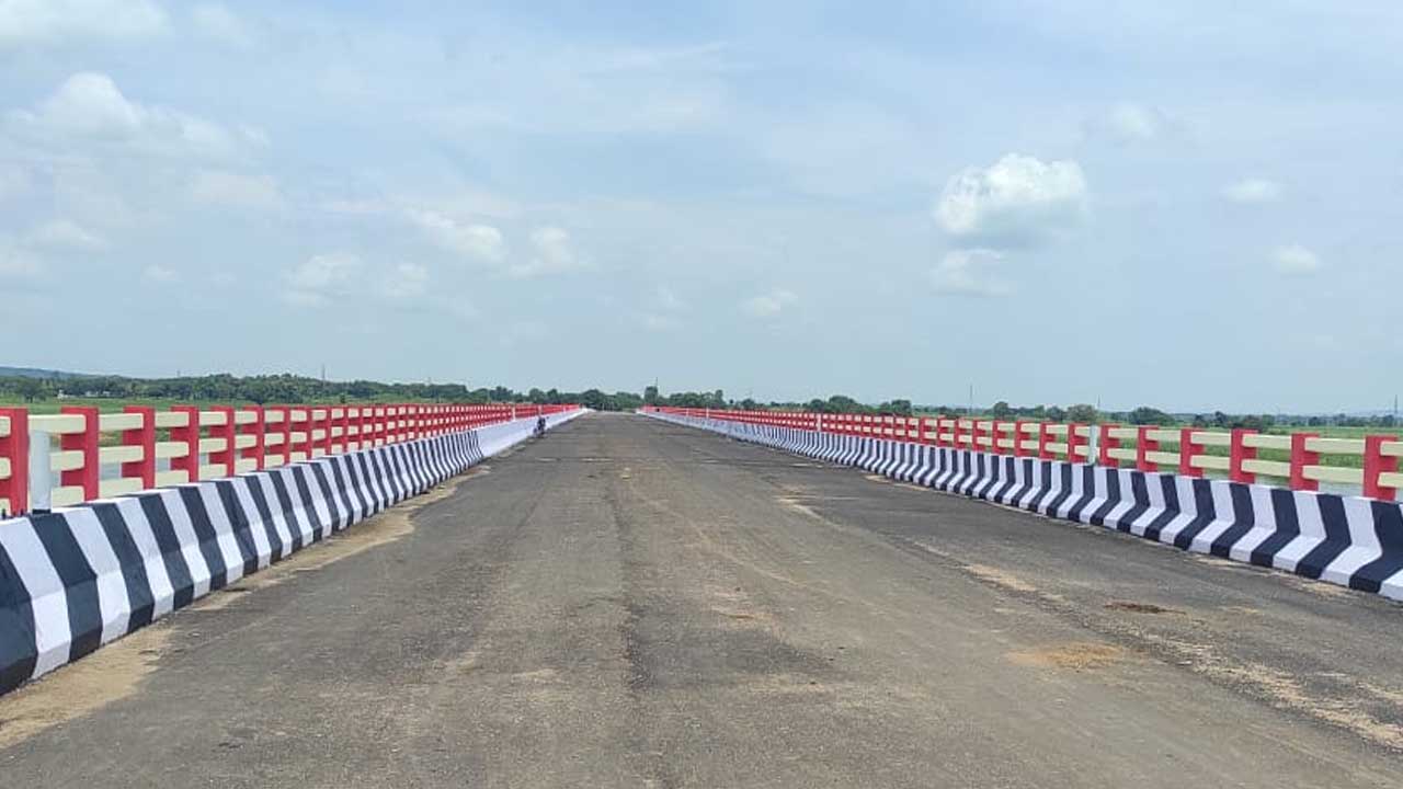 Bridge Approach Roads |