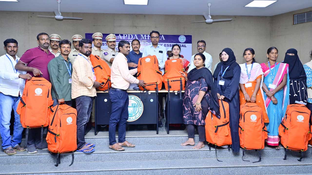 Aapada Mithra Volunteers |
