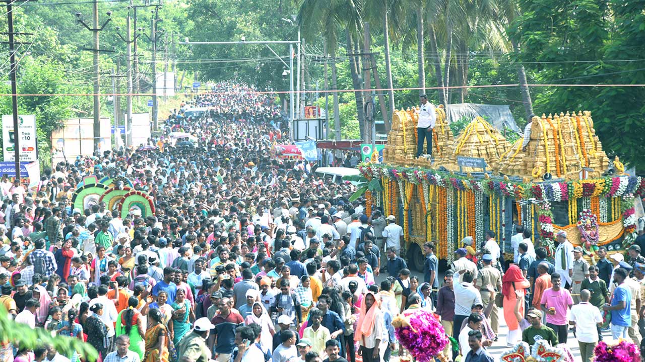 Simhadri Giripradakshina