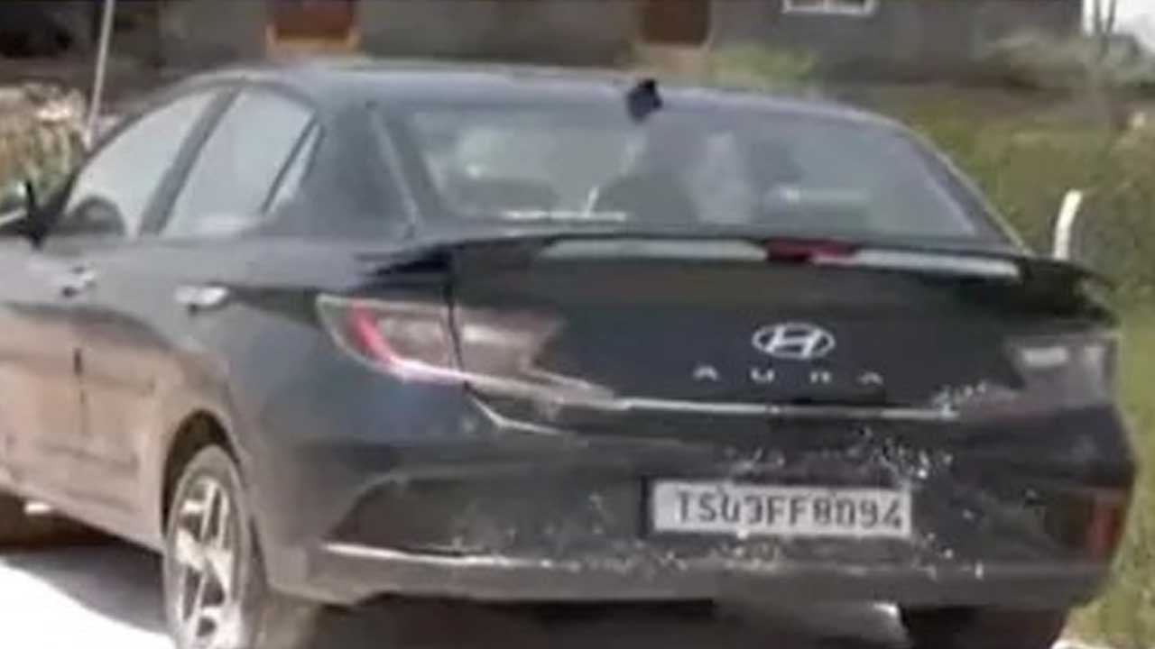 Dead Body in Car