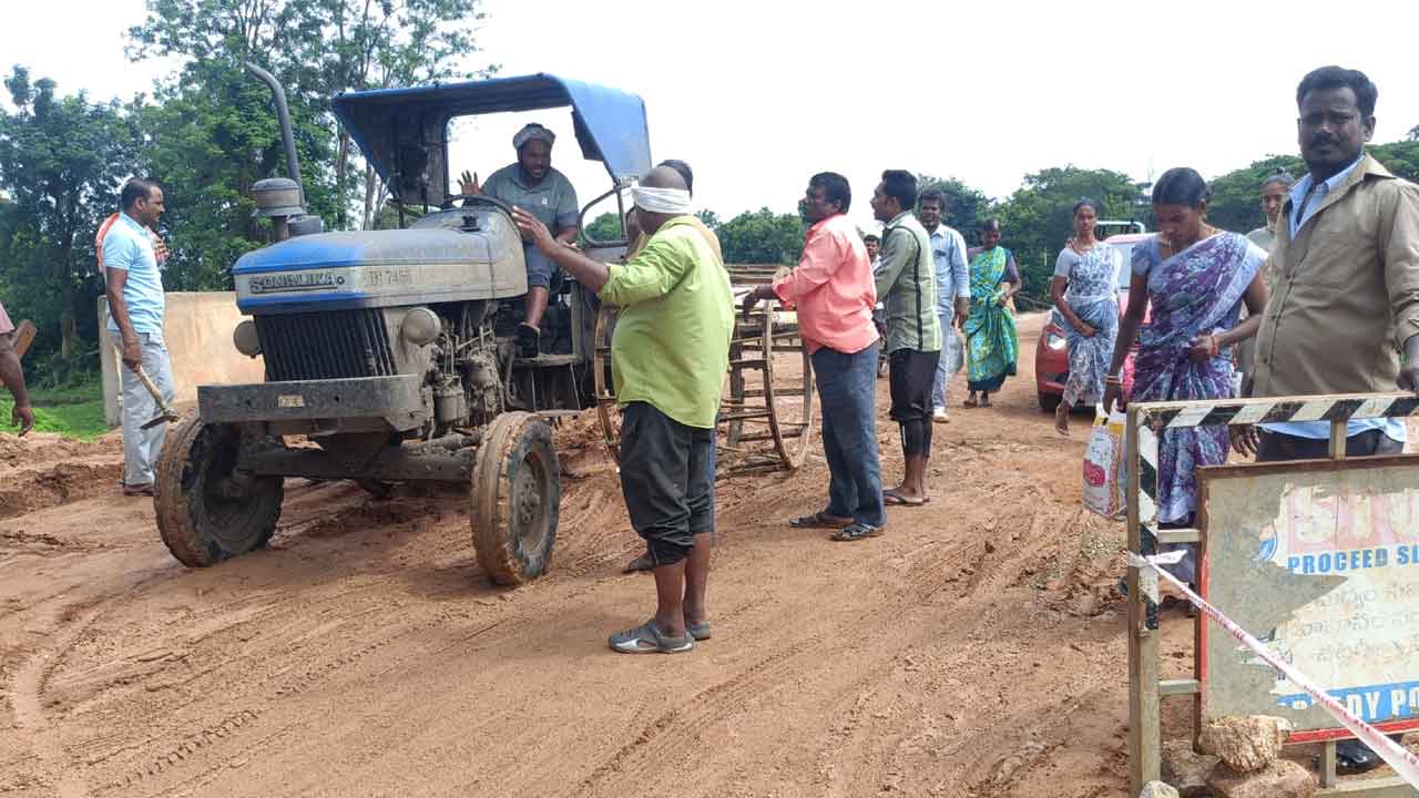 RTC Bus Mud Road