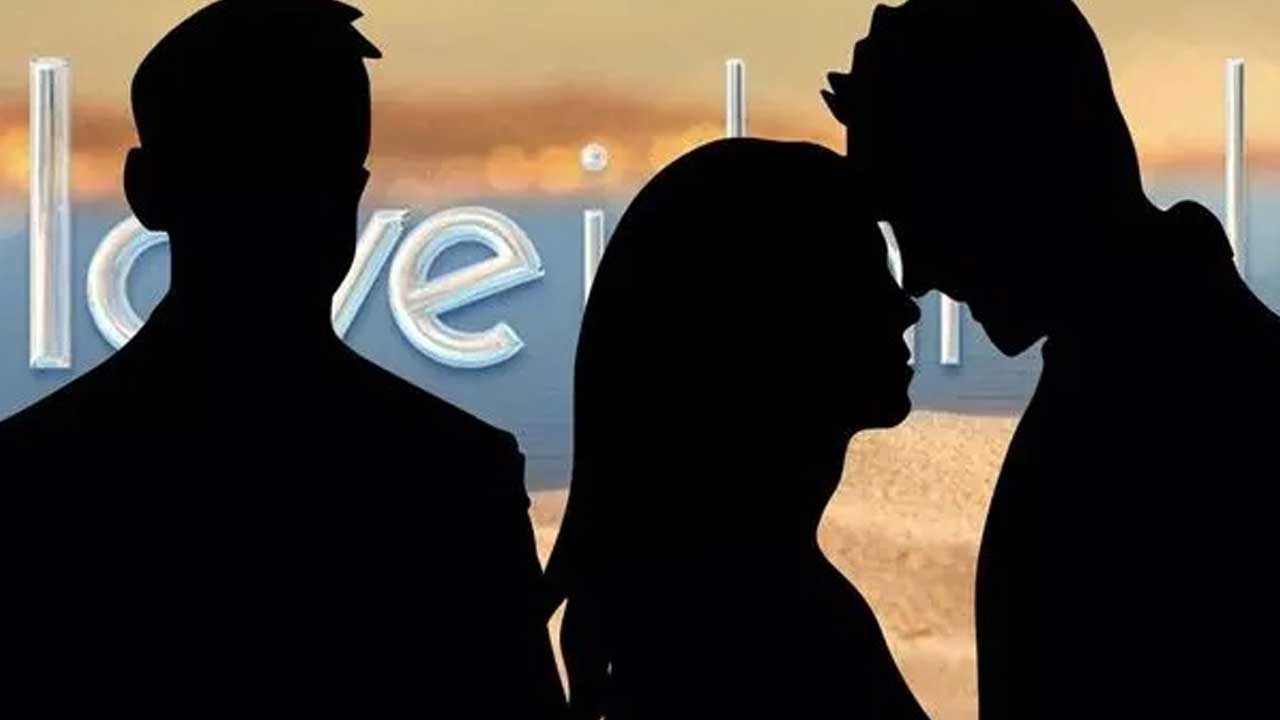 Wife Texted Lover