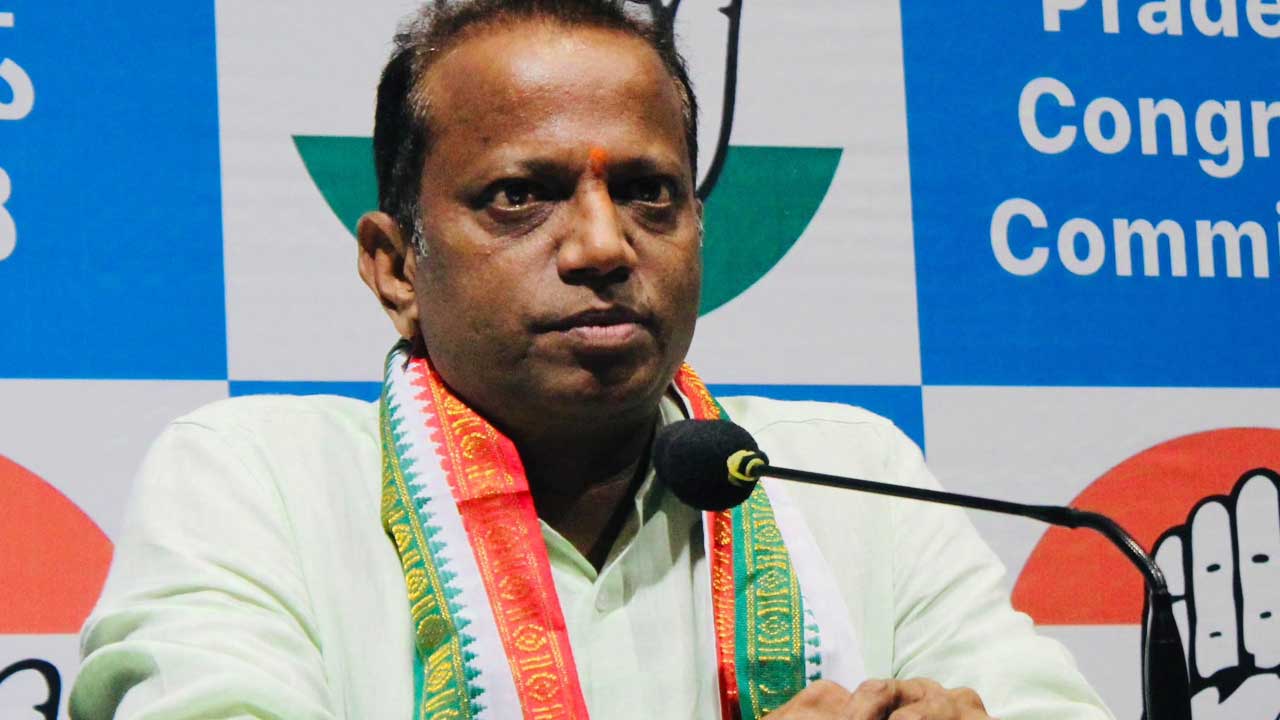 Eeravathri Anil Criticism