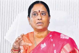 Konda Surekha Show Cause