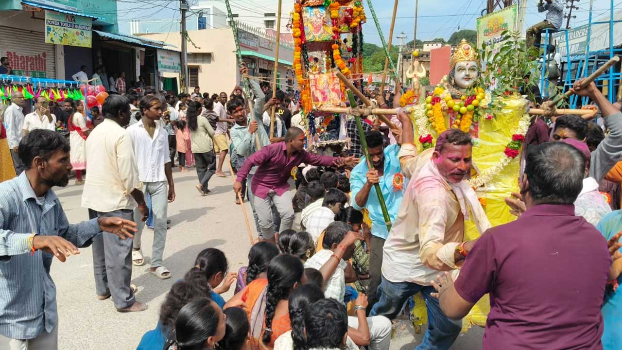Nizamabad Oora Panduga