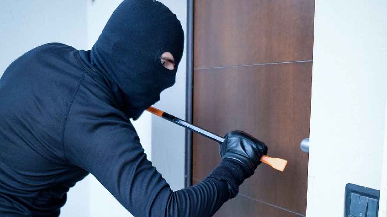 Banswada Daylight Theft