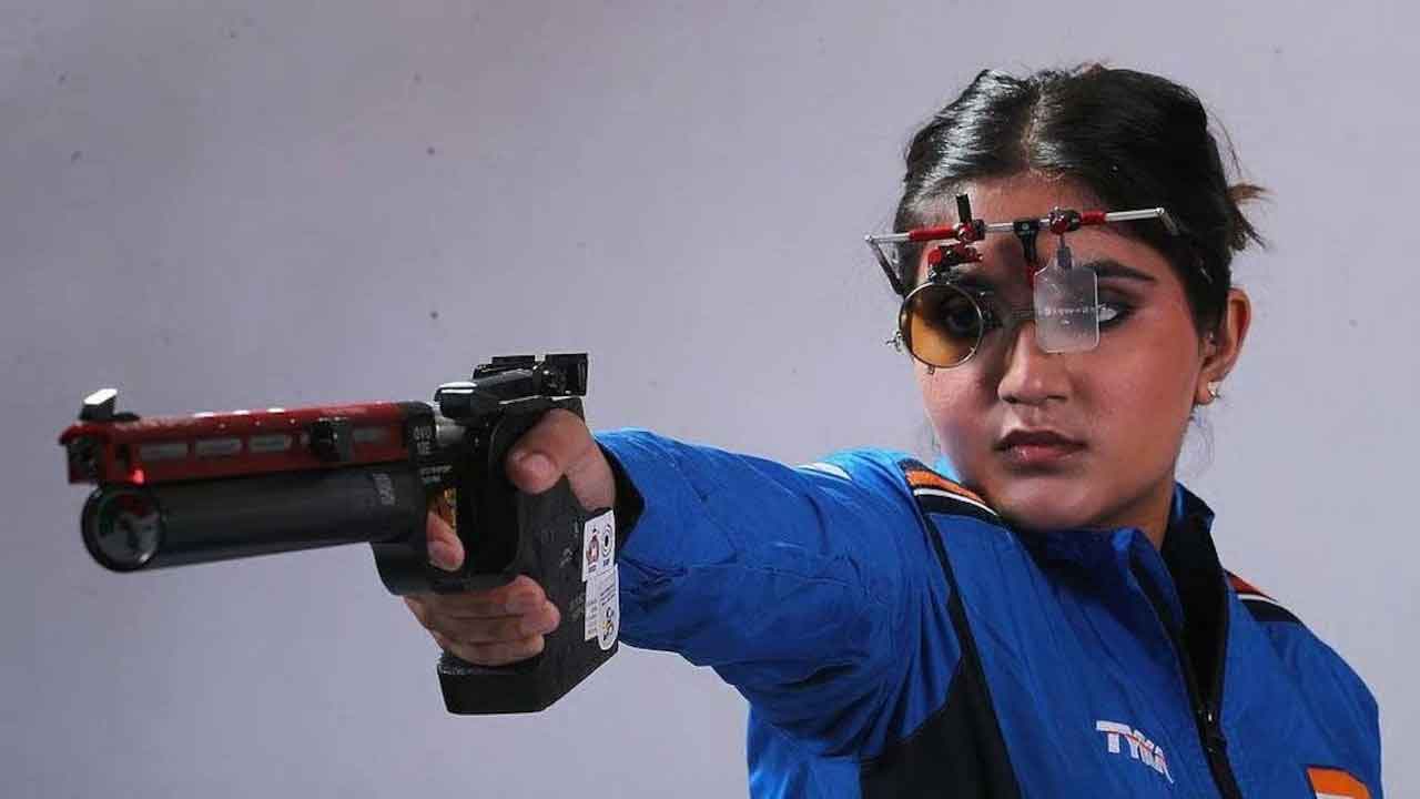 Esha Singh Silver Medal
