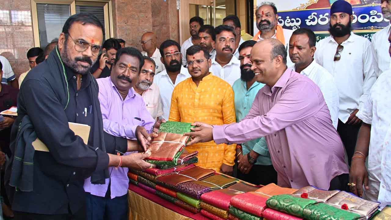 Durga Navratri Saree Distribution