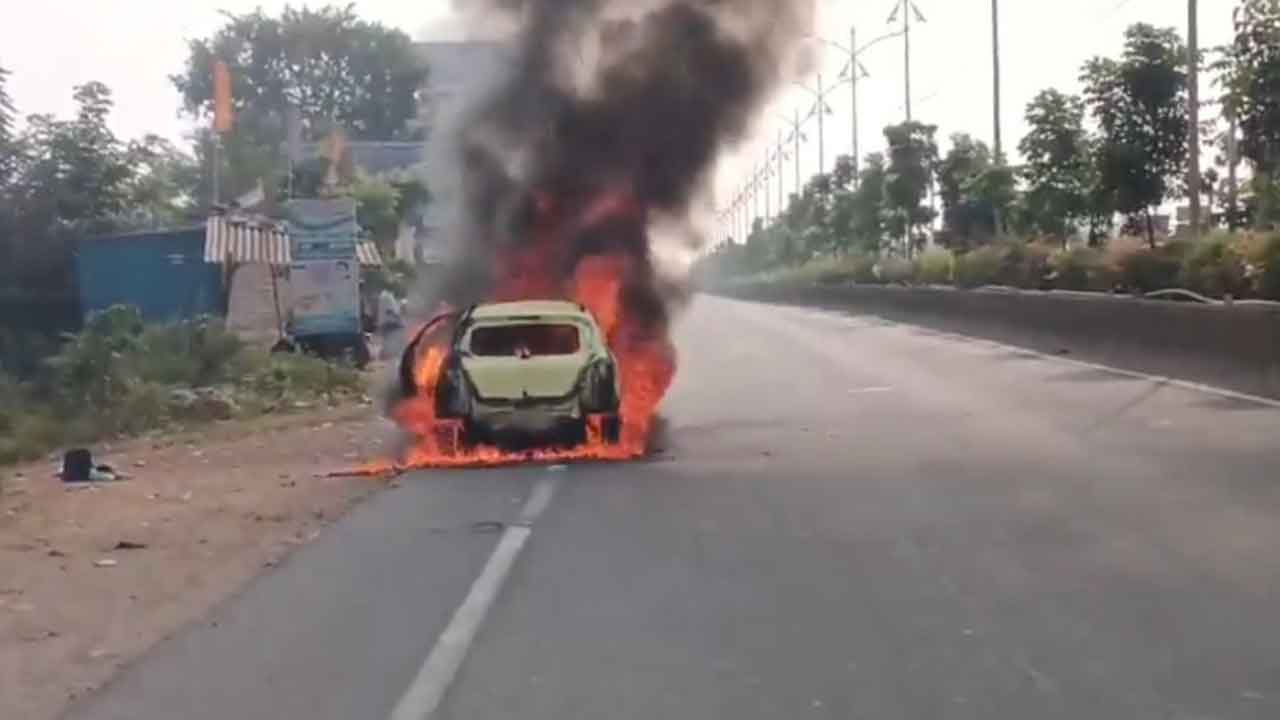 Khammam Car Fire