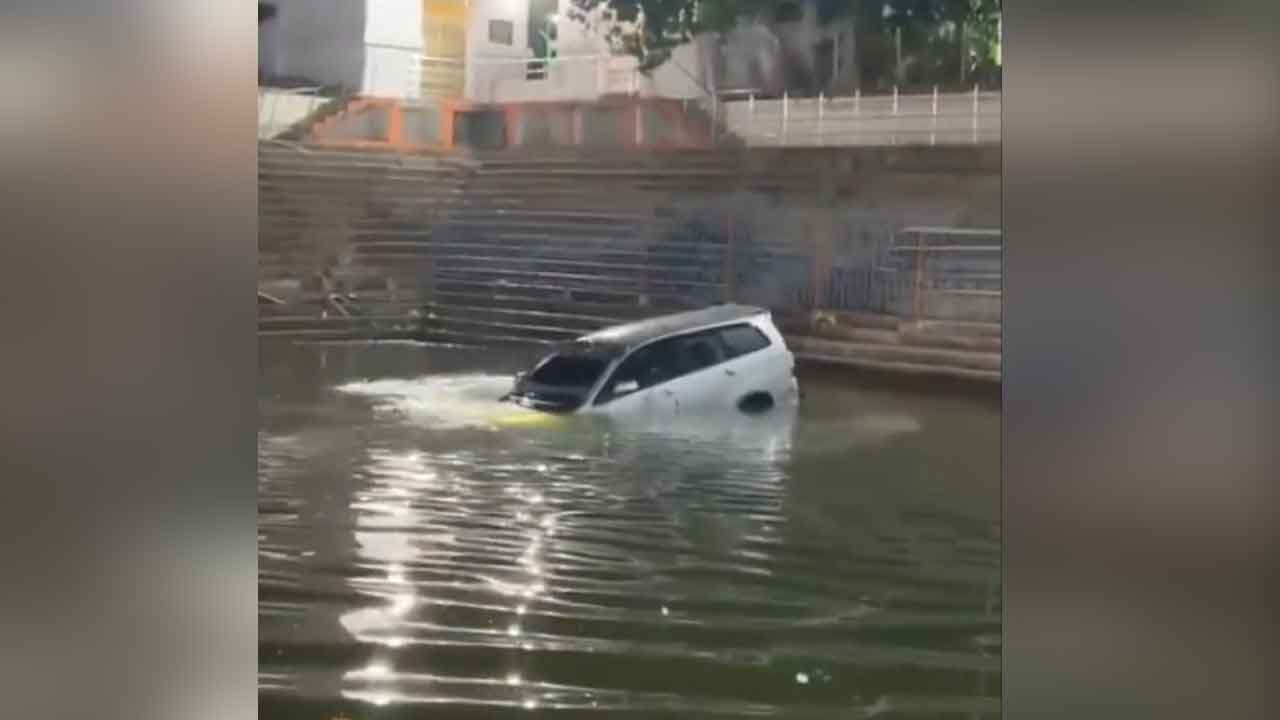 Maheshwaram Car Accident